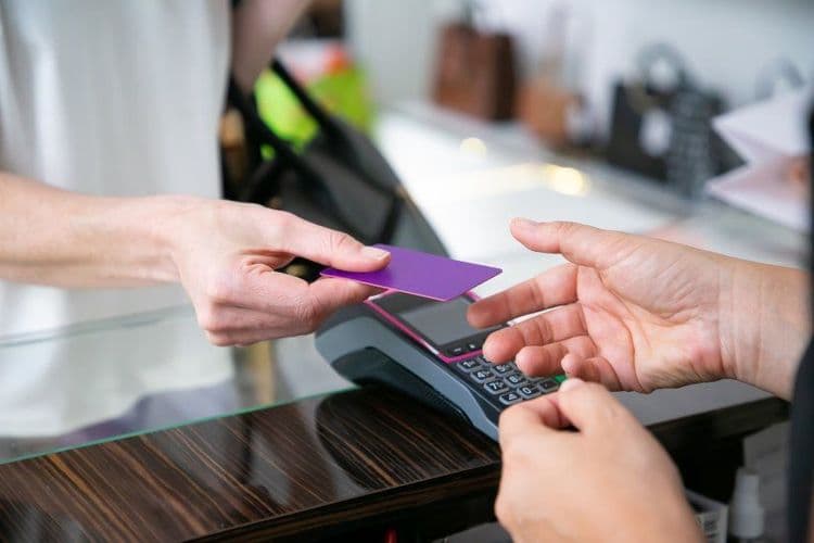 آپدیت کارتخوان چرا ضروری است؟ | ۹ نکته مهم درباره بهروزرسانی دستگاه پوز